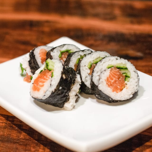 Salmon Cut Roll.