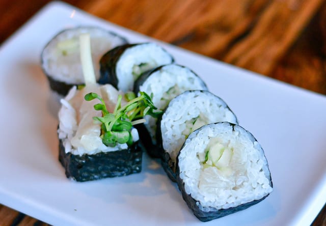 Yellowtail Cut Roll.