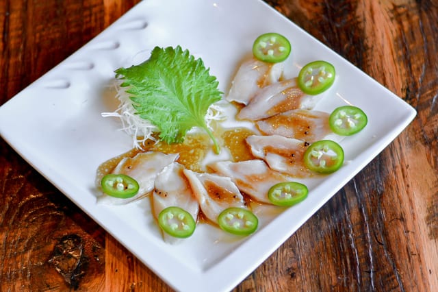 Sashimi | Yellowtail w/ Jalapeños (8pcs).