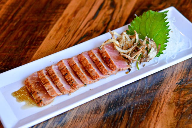 Sashimi | Tuna Tataki (8pcs).
